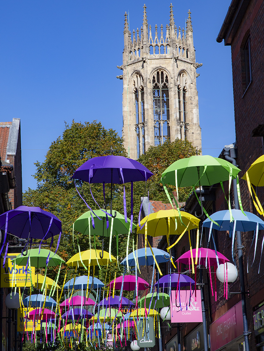 LazloUzala's tweet photo. Umbrellas Coppergate York @coppergateyork @theyorkbid @ThePhotoHour @peac4love @sweetrhythms @HarmonyMindBody @VNYorkshire #Umbrellas #Coppergate #York https://t.co/rauvcVM0nj