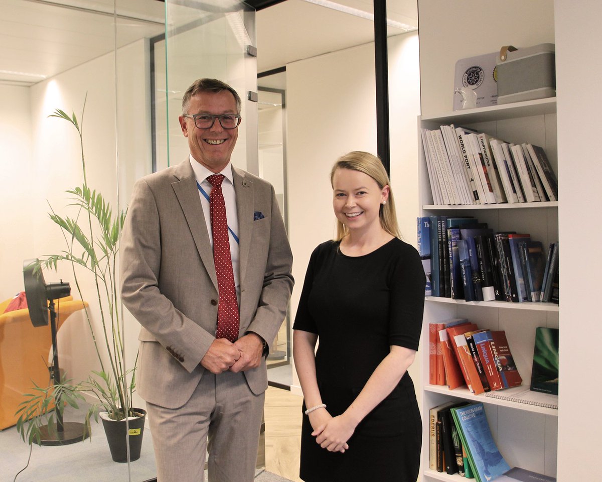 During the @arctic_five visit yesterday, we welcomed the rector, @UiT_DagRune at @UiTNorgesarktis to our offices!👋 Always good to see that partners of our office take the time for important discussions on #ArcticResearch and #EUArctic Policy🌍