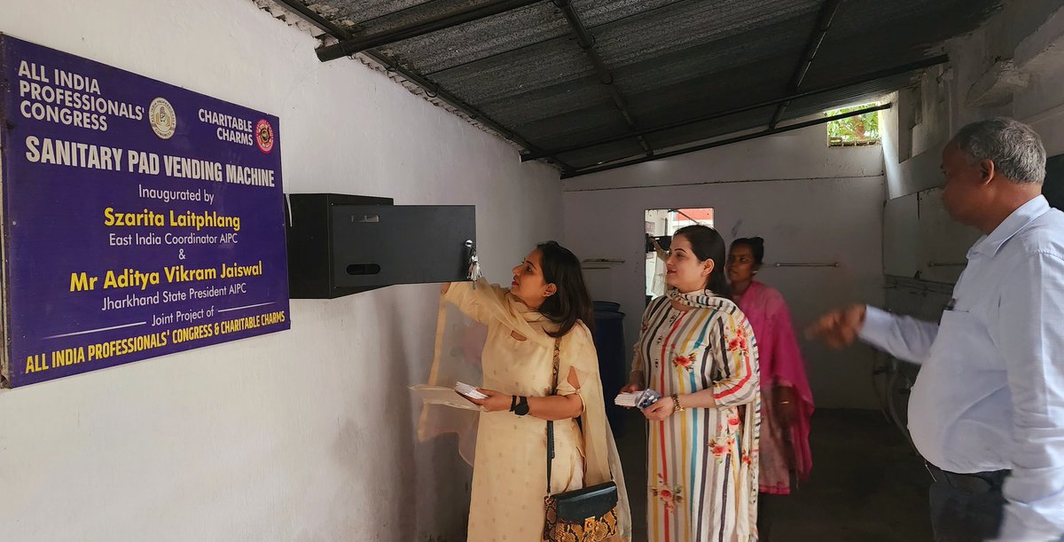 khyati_munjal's tweet photo. Refilling of Sanitary Pads vending Machine at St xaviers college Ranchi. @AIPCJHR has installed vending machines at various location through out Jharkhand.@AIPCJHR @ProfCong @AipcRanchi @AipcJamshedpur #WomenEmpowerment❤️ https://t.co/Zw3IPksCZd