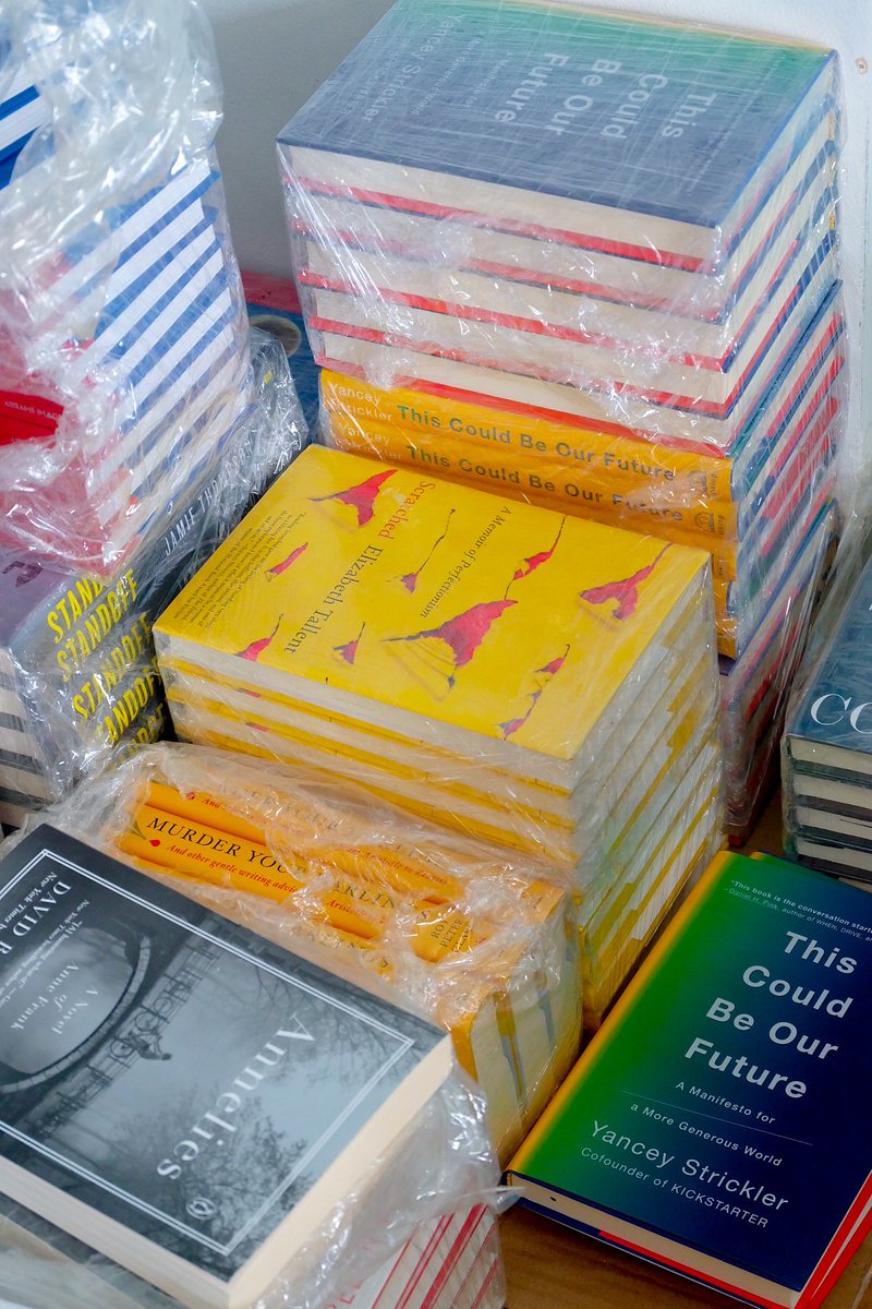 kibikukibooks's tweet photo. Kami percaya kalau kabar baik akan tersebar cepat dengan sendirinya, dan semoga diskon buku di toko kami merupakan kabar baik untuk kamu 😊

Sampai 21 Okt, semua koleksi kami diskon up to 90%, dan ini adlh event diskon terakhir kami tahun ini. Jadi, puas2in belanja buku kami ya! https://t.co/bUMi7Khkxz