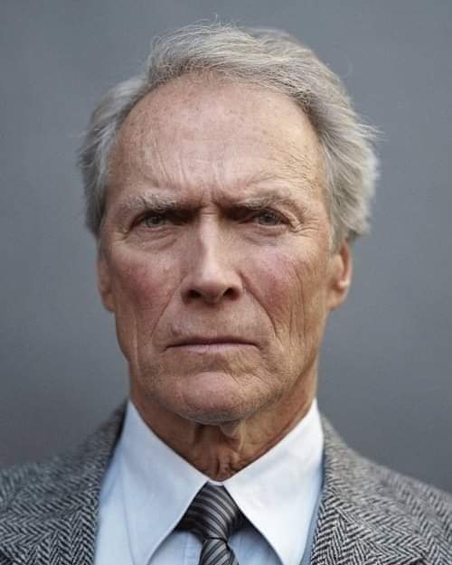 AJolines's tweet photo. ▶️¡NO DEJO ENTRAR AL VIEJO! 

Esa es la respuesta que  le dio el admirado y nonagenario actor Clint Eastwood al cantante de country Toby Keith, cuando éste le preguntó qué cuál era su secreto para seguir activo y brillante a su edad.
“Cuando me levanto todos los días, no dejo https://t.co/RXkNU7CIvU