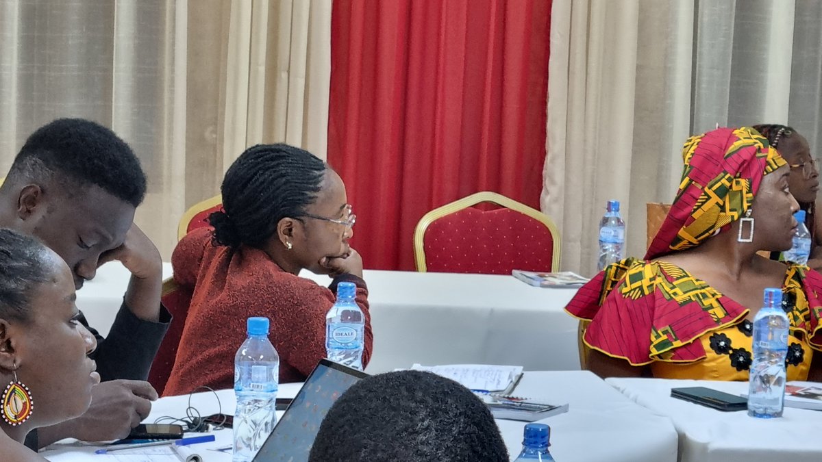 "J'ai ma dignité et je ne dois pas me faire soulever pour monter sur une table de consultation à chaque fois. Il faudra que le matériel et l'accès aux centres de santé soient adapté pour toutes les catégories de personnes." Participante
 #DmpascNow2
#UtilisonsPf
#JMC2022