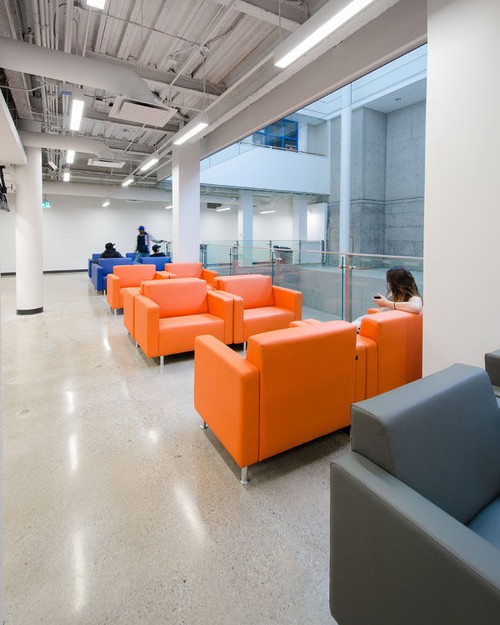 BorgoSeating's tweet photo. Erica is a modular seating line that encourages conversation by combining components to create the ideal custom environment for its users. https://t.co/nHeo3VxcM7
#BorgoSeating #NeoCon2022 #InteriorDesign #quickship https://t.co/y4PtEZvl5l