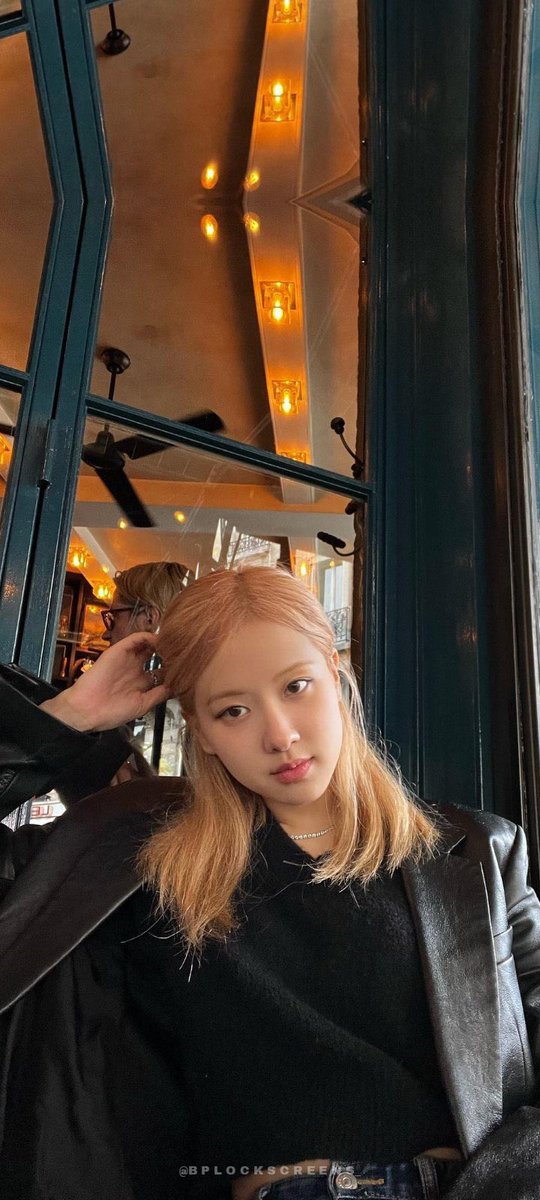 tn110219971's tweet photo. ROSÉ SAINT LAURENT PFW
#ROSEBrilleEnSaintLaurent https://t.co/ntSwuOrGtc