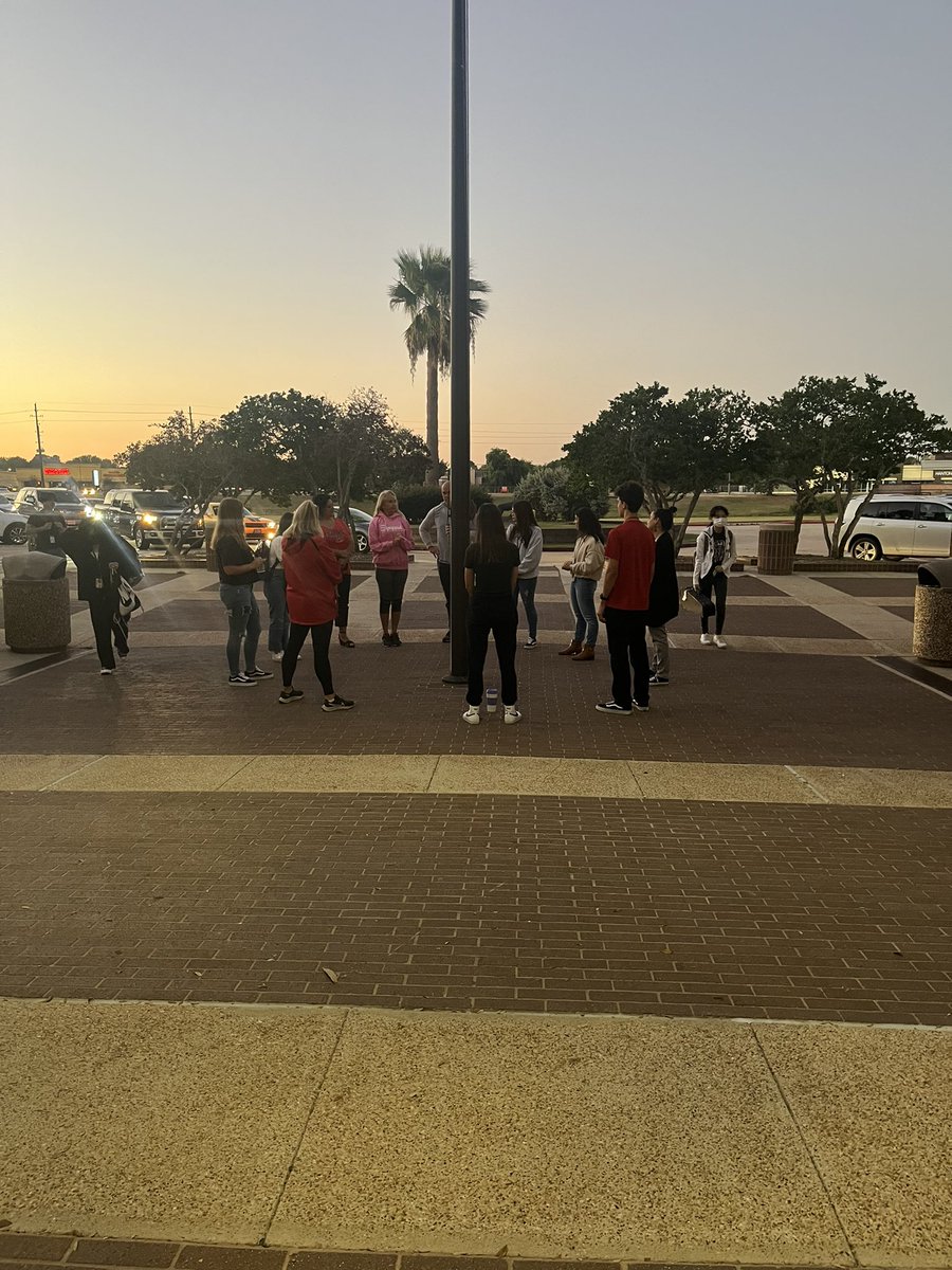MrsJCantu's tweet photo. See you at the pole @langhamcreekhs https://t.co/w1l5pdNAh4