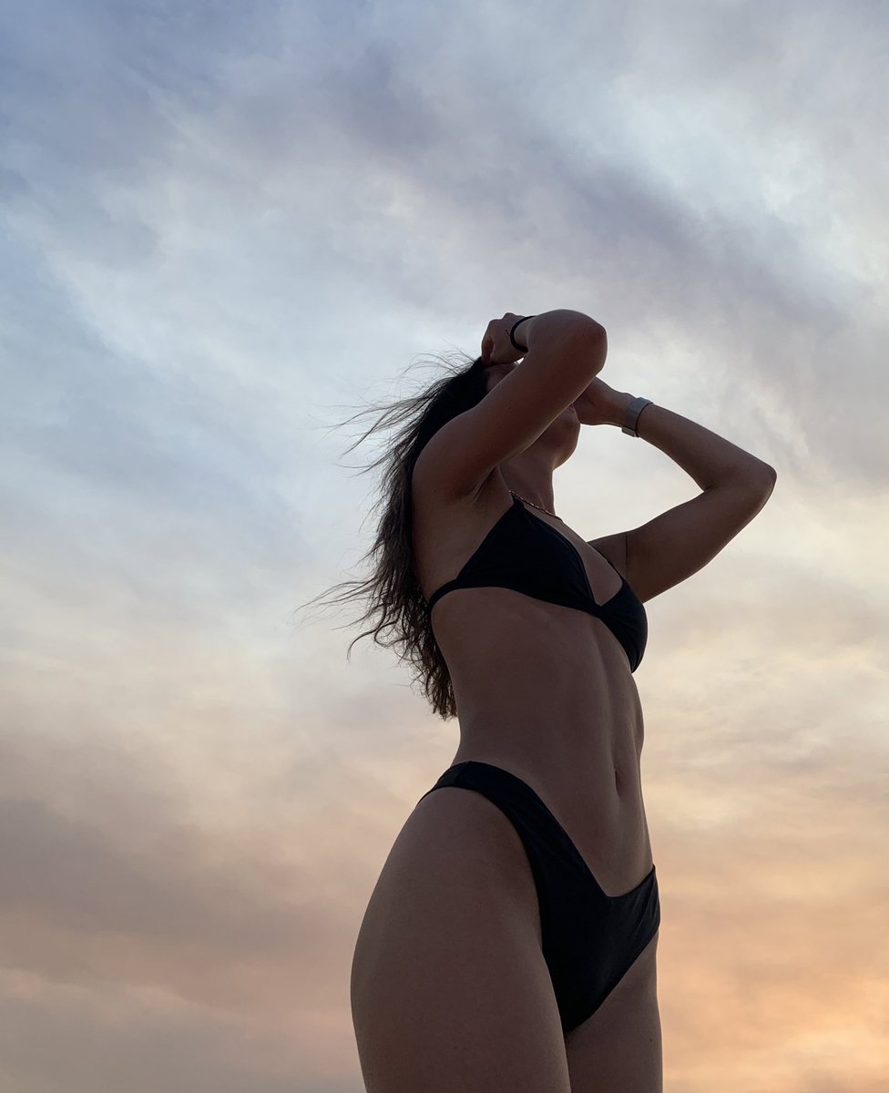 Franciscaaa02's tweet photo. Dear summer, i miss you https://t.co/SXLxW7HnAx