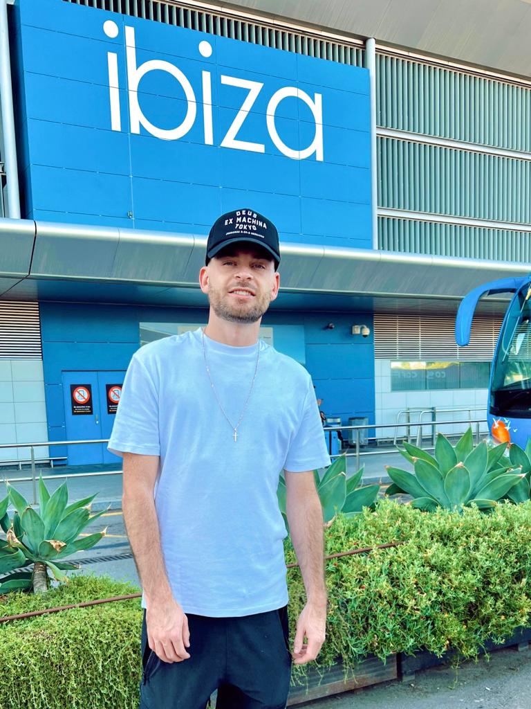 DJSKT's tweet photo. Touchdown Ibiza! ππ¬ Catch me playing later today at @ibizarocks for the @joelcorry closing party! ποΈπ§‘πΆ
#joelcorry #ibizarocks #closingparties #ibiza #ibiza2022 https://t.co/glrdi5rKW0