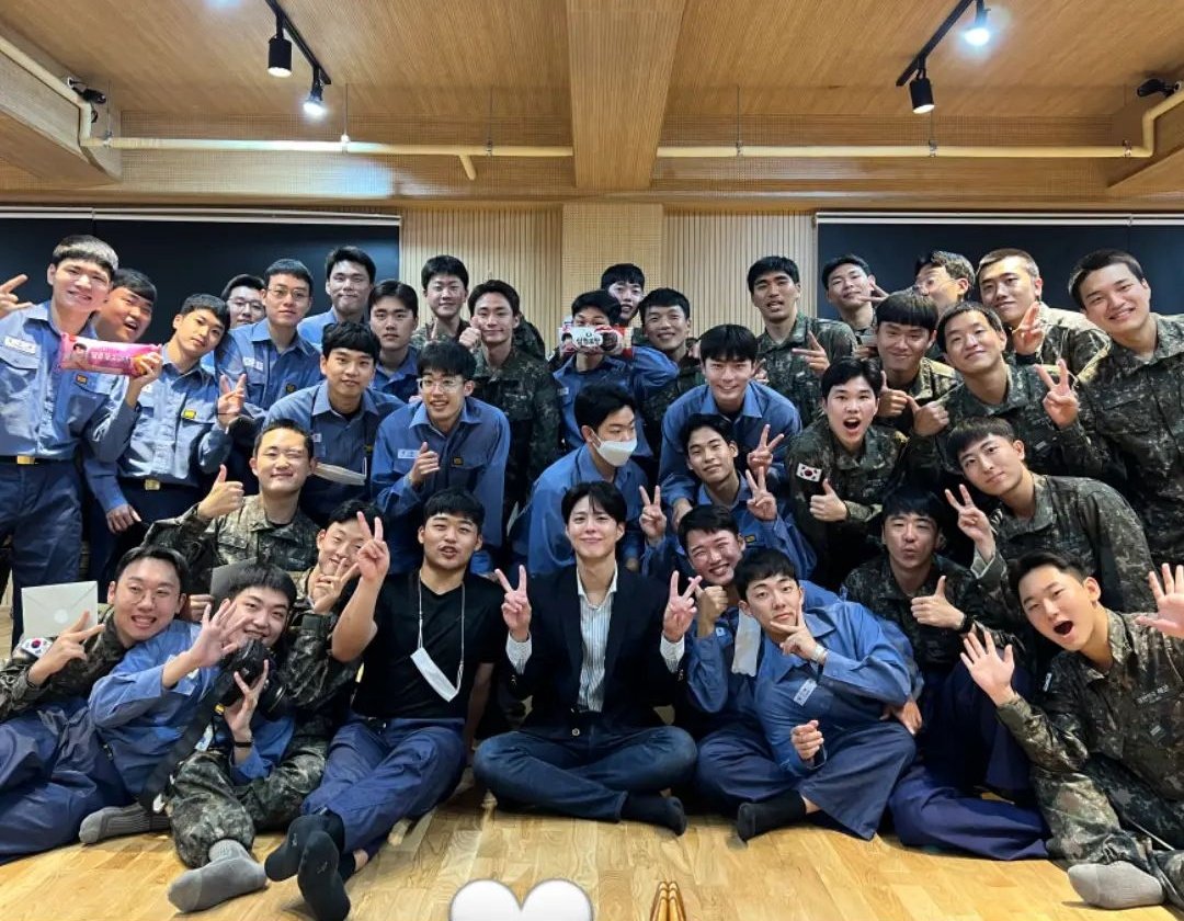 gumming6_6's tweet photo. 아니 미틴.... 
졸라 선배미.... 
비누향 나는 교생쌤가터요... https://t.co/AjMPpu4iUK