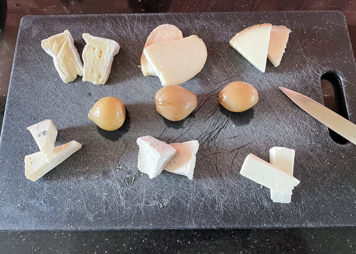 ajjolley's tweet photo. I love clearing up the discounted cheese at the @waitrose deli counter
Todays lunch
#Cheesetastic https://t.co/ORCx0L0JQ9