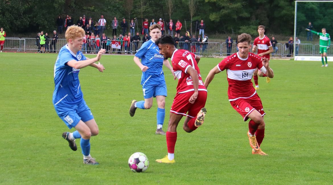 Nur_Energie's tweet image. Pokalkracher bereits im Achtelfinale! #WIR empfangen den @SVBabelsberg03 in unserem „Wohnzimmer“. 👉🏻 fcenergie.de/news/brandenbu… #FCESVB