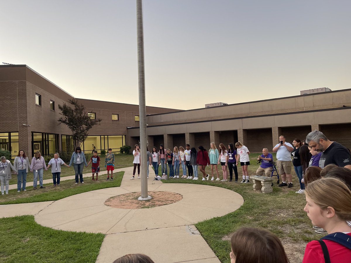 MrEricJBurns's tweet photo. “See You at The Pole” was powerful this morning. Make no mistake about it, He is still in charge. We are fulfilling our purpose according to his plan @LLMSLynx #witnessgreatness #staywoke https://t.co/V6vFrSboqj