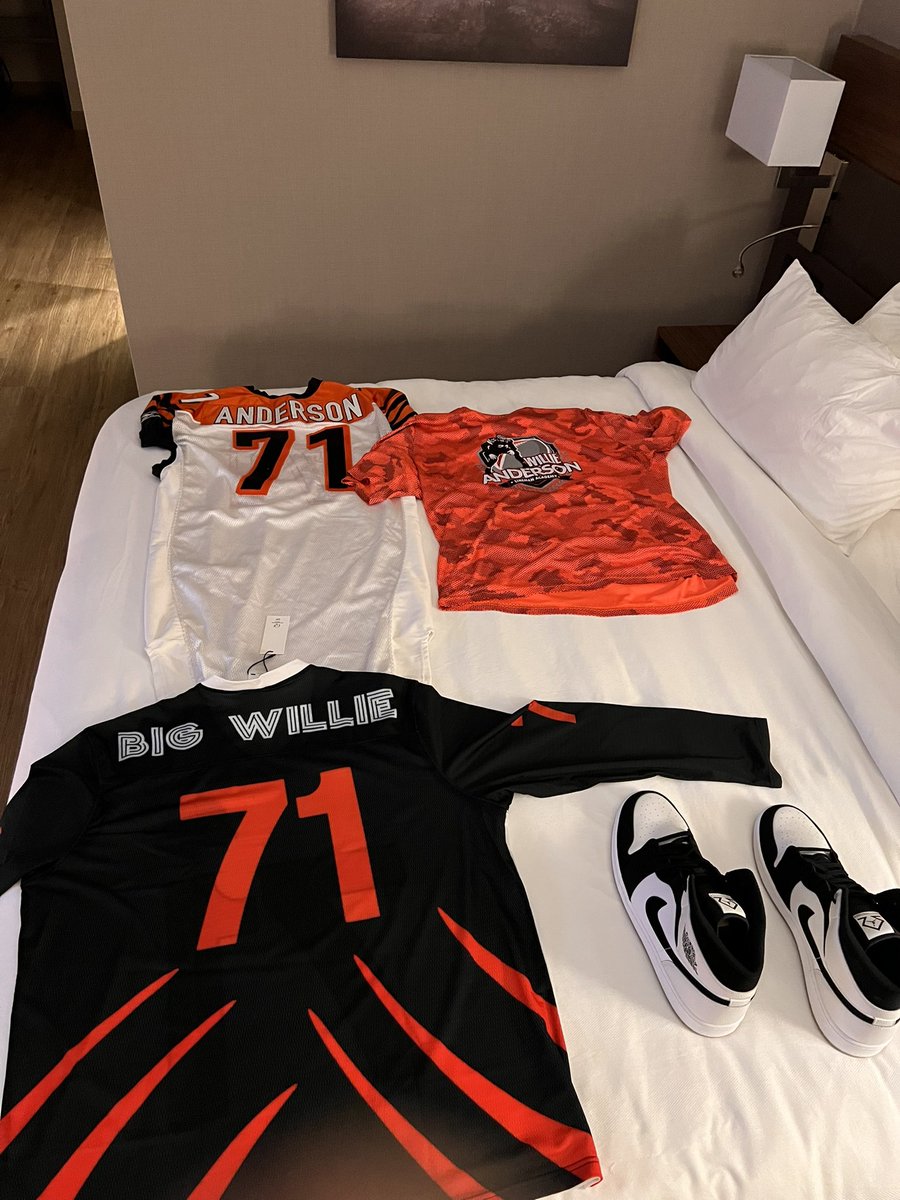 Game day attire for @CoachPaulAlex and myself. Guess which Jersey I’m wearing though? Make sure to order yours . Site goes live today . #BigWillie #Whodey @Bengals #RingofHonor #BigWillieWear