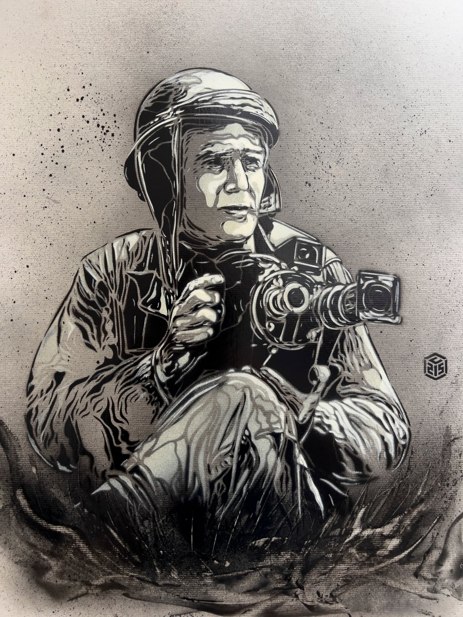 🚨Le street artiste <a href="/christianguemy/">C215 ⚔️</a> célèbre l'anniversaire du site #imagesdéfense 🚨

👉 L'<a href="/ecpa_d/">ECPAD</a> invite l'artiste à revisiter une photographie emblématique de ses fonds. ecpad.fr/actualites/le-…

crédits : © C215

#ECPAD #C215 #streetart #défense <a href="/Armees_Gouv/">Ministère des Armées et des Anciens combattants</a>