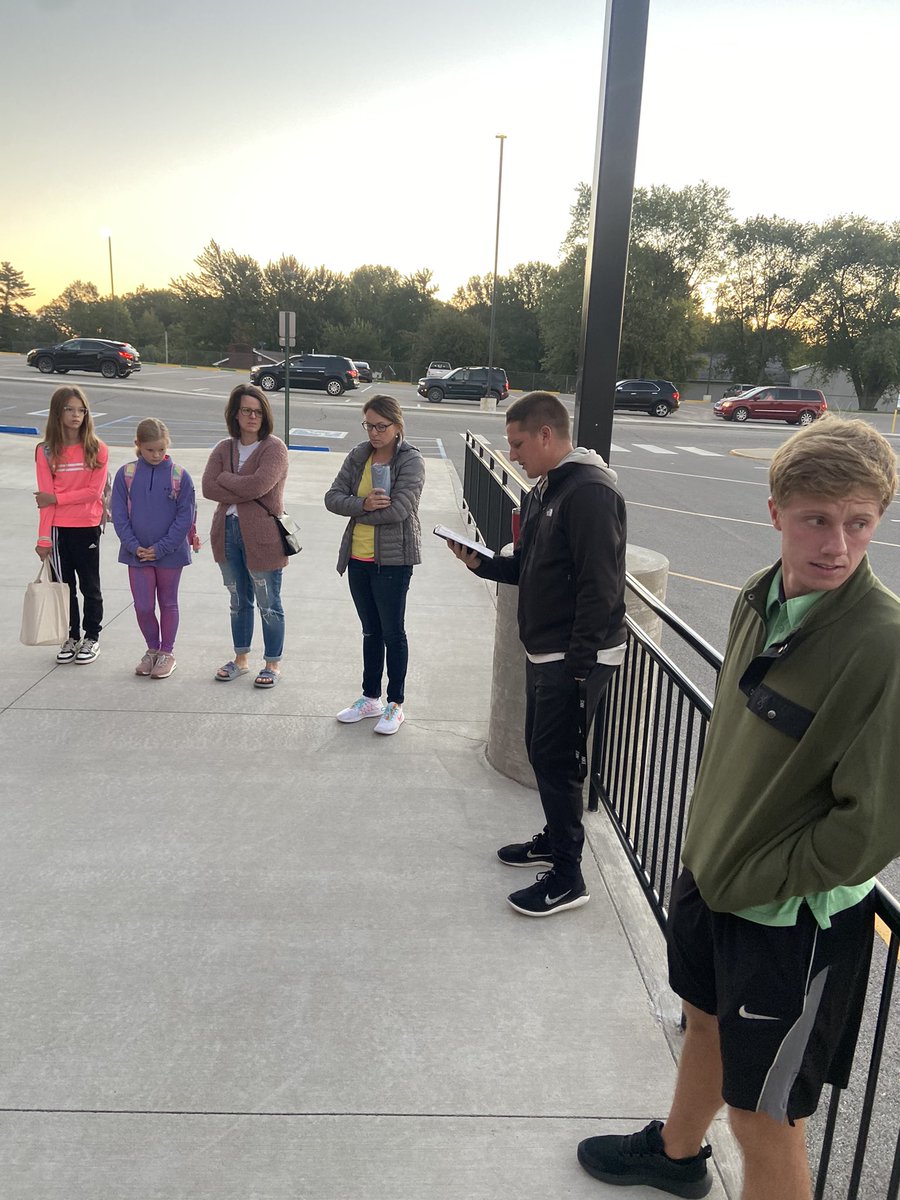 fca_br's tweet photo. We had a tremendous turnout for our FCA See You at the Pole. Thanks to @JSwartz22 for leading our devo and challenging us to look at our spiritual habits in Romans.

Also, thank you to @brunson_madison for leading our prayer for our school, community, and the Mathias family. https://t.co/DdnOyjjS8E
