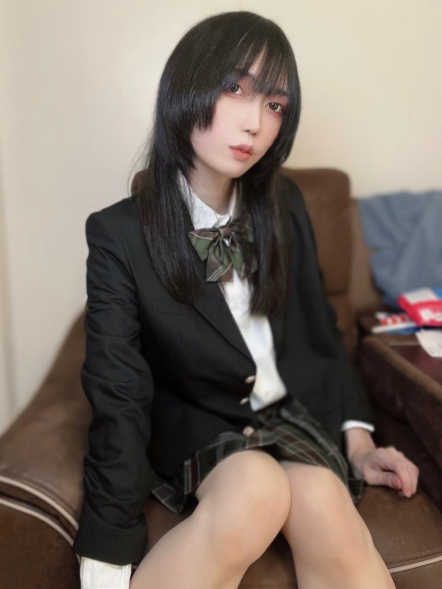 女装高生 エロ画像  / X
