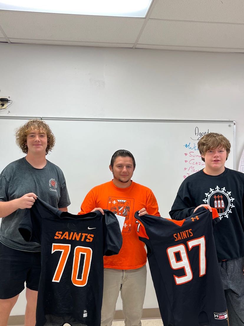 med23013711's tweet photo. Thanks bino for being a amazing teacher and coach @bino2136 @CoachPossley @stcefbparents  #thankyouSTCEstaff https://t.co/3QYao7Oju7