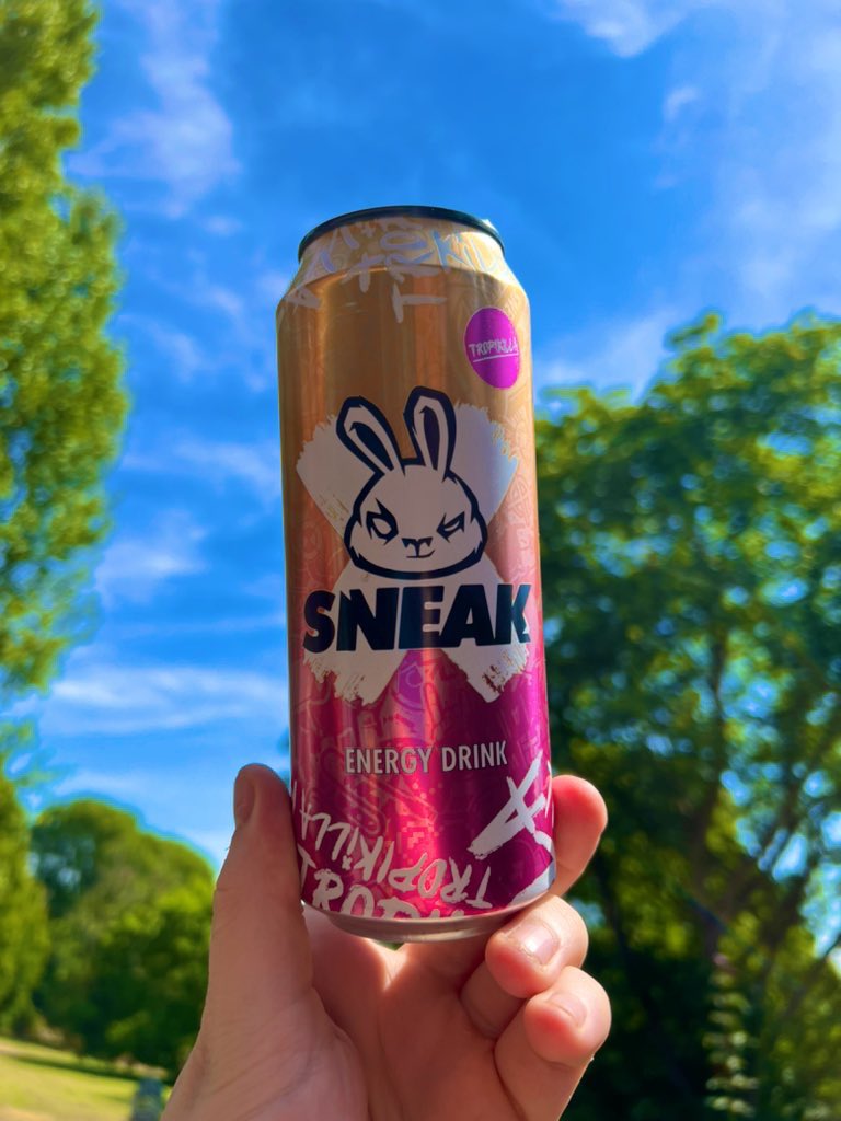 A day away from the computer today! 

<a href="/SneakEnergy/">SNEAK</a> got me covered on the walk! 

🤝