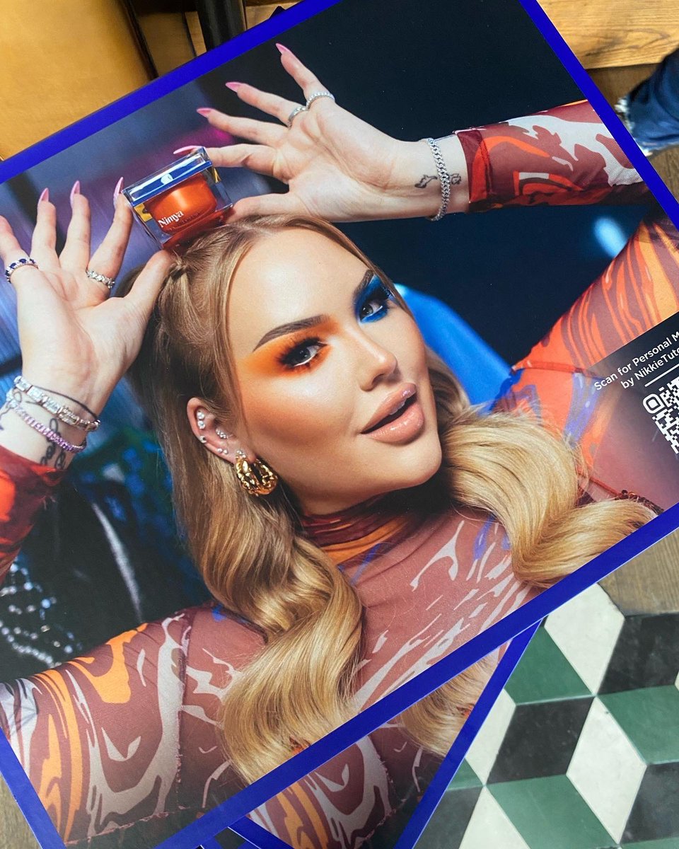 LolyPopReacts's tweet image. Was an absolute pleasure to meet the stunningly beautiful (and hilarious) ✨@NikkieTutorials 

Please ignore how awkward a look 

 #nimya #nikkitutorials #dubai