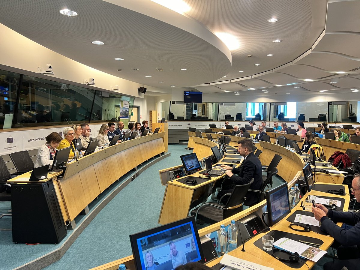 OurWay18's tweet photo. OUR WAY Project partners present the conclusions in the Final Conference of the #actionplans implemented in their territories.
#OurWayFinalC #greenways @interregeurope @regiondemurcia https://t.co/aNs38CZFgt