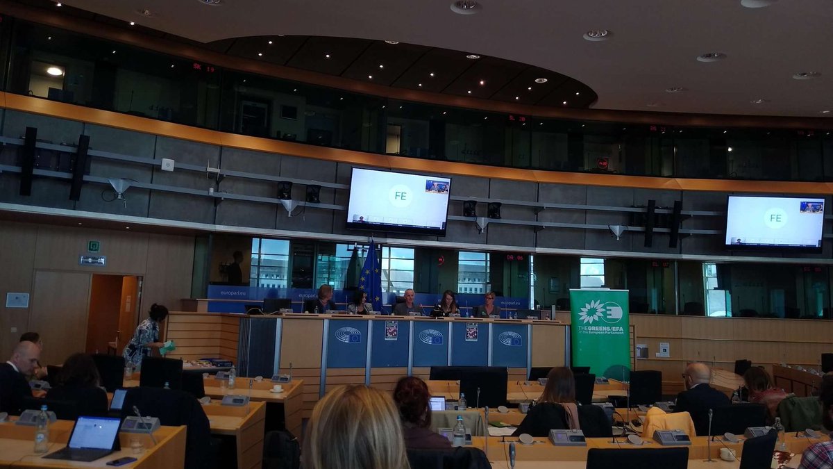 RightToEnergy's tweet photo. 💡“Energy is dominating global politics... In 2022 we are in an energy crisis, with tens of millions of Europeans in #EnergyPoverty".

@CiaranCuffe opens the launch of the @GreensEFA  Energy Poverty handbook👇
https://t.co/pGQ98yRMA6 https://t.co/CKqV8lvfBN