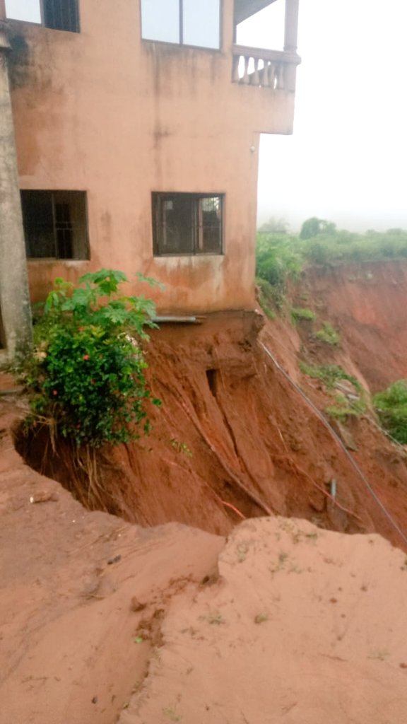 nenyeogb's tweet photo. Erosion threat in Uzuakoli, Bende.. Abia State https://t.co/Bc6MnABzAn