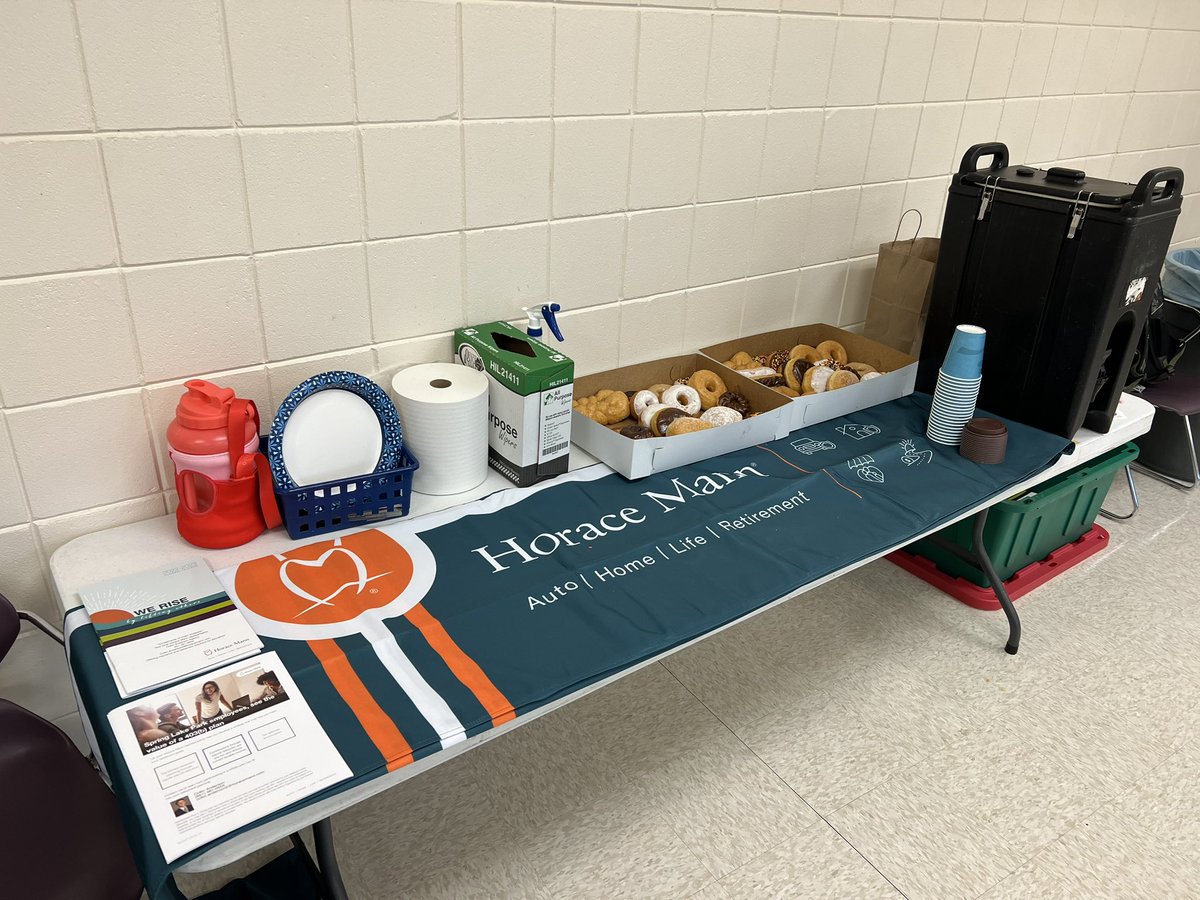 CollinAgency's tweet photo. Good Morning @SLP_Schools!

Coffee &amp; Donuts at the high school! https://t.co/aN5n7PuLHd