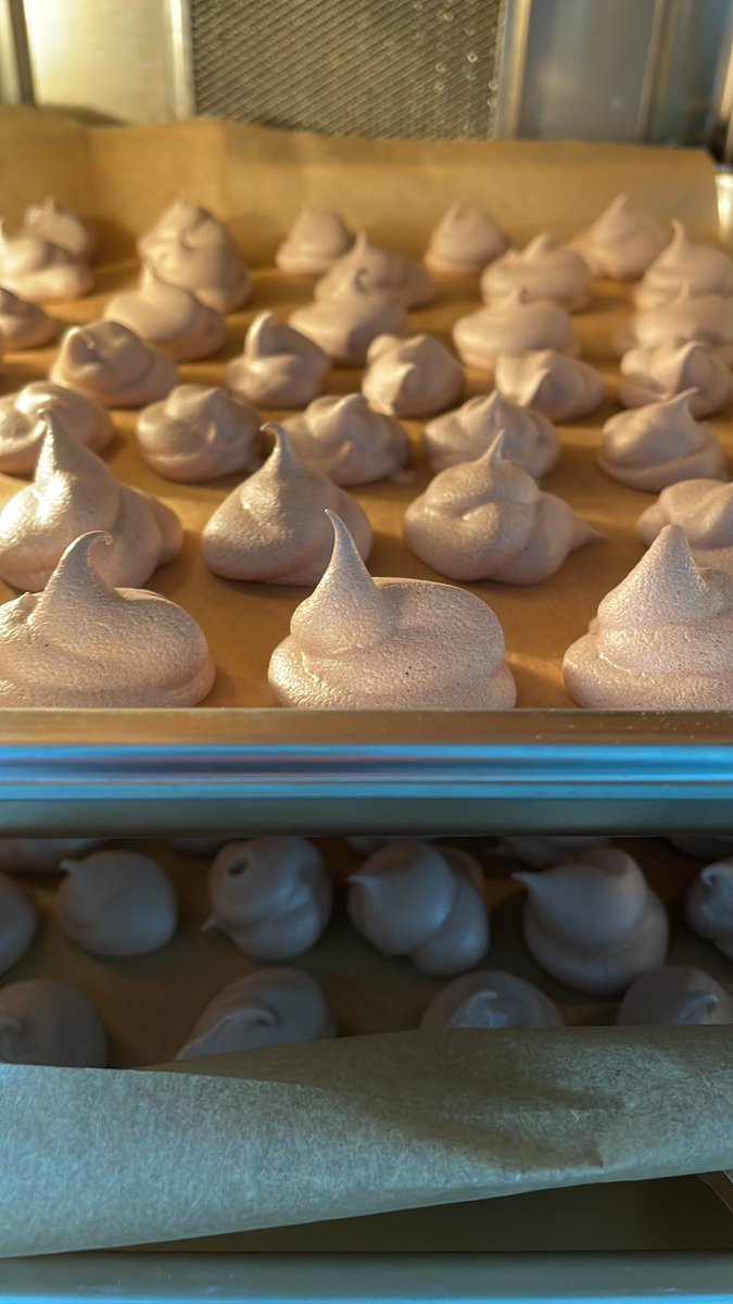 blackforest_24's tweet photo. #kacktag
Ich habe heute das perfekte Gebäck für einen #kacktag gebacken.Jemand Bedarf ? https://t.co/651GUb6Lwk
