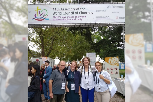 Diaconaal opbouwwerker Heleen Joziasse bezocht de Assemblee van de Wereldraad van Kerken en schreef over de inspiratie die ze er opdeed, voor haar eigen werk in Den Haag. 
diaconiedenhaag.nl/nieuws/wereldr…