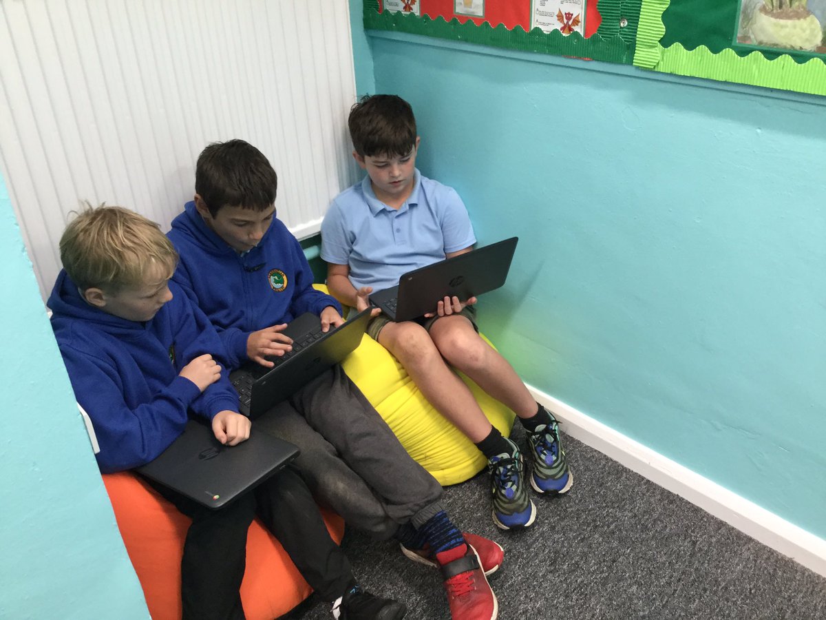 llanrhidianp's tweet photo. #LlanPryCop #LlanLit #LlanHum #LlanExp #LlanIQ Rehearsing our Victorian projects, lots of different skills being put to use and creative approaches to show off the facts that have been researched ππΌππΌπ https://t.co/4wkxBqyGeE