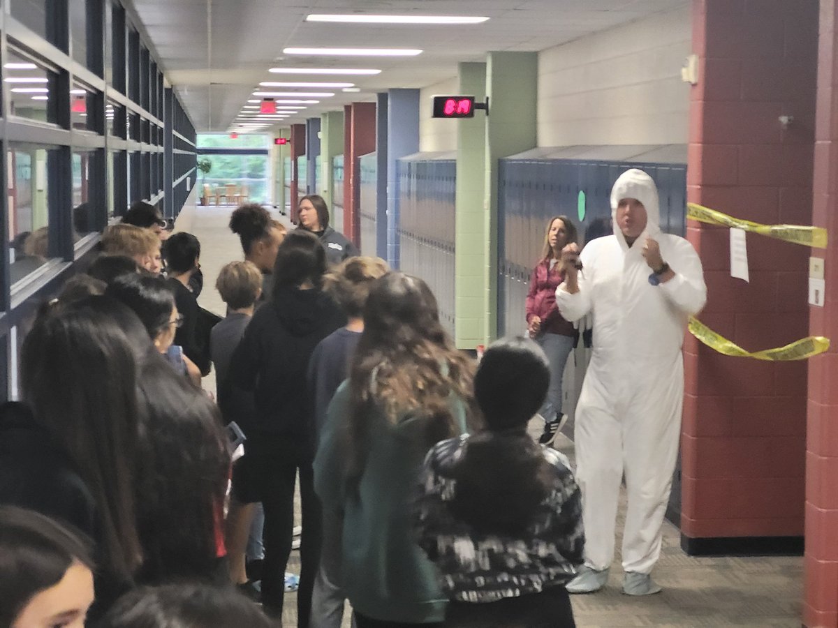 RossBurdEd's tweet photo. @MrDustinHarnish teaching students how to formulate effective questions. What a great way to get students engaged and thinking! A real "who done it?" @BakerMiddle https://t.co/afSLYEsAHv