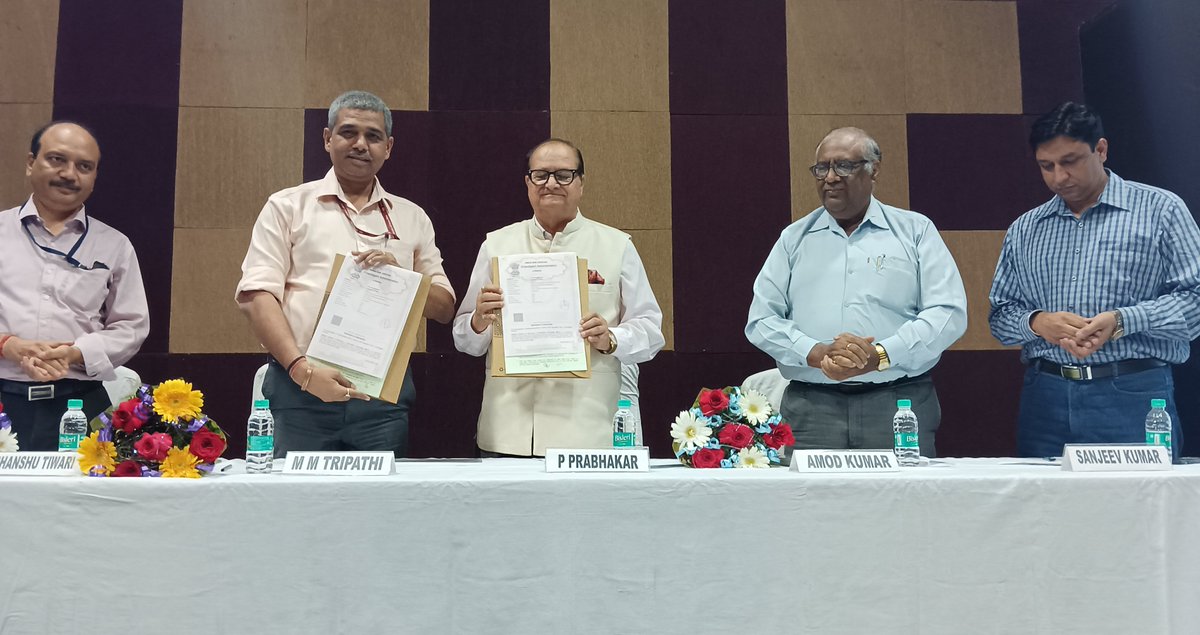 NIELITIndia's tweet photo. #NIELIT has signed an MoU with Institution of Electronics and Telecommunication Engineers ( #IETE ) to jointly implement Capacity Building Programs in the area of #IECT & Emerging Techs and to utilise each otherโs resources for research and training activities. https://t.co/0pdxYkk2FK
