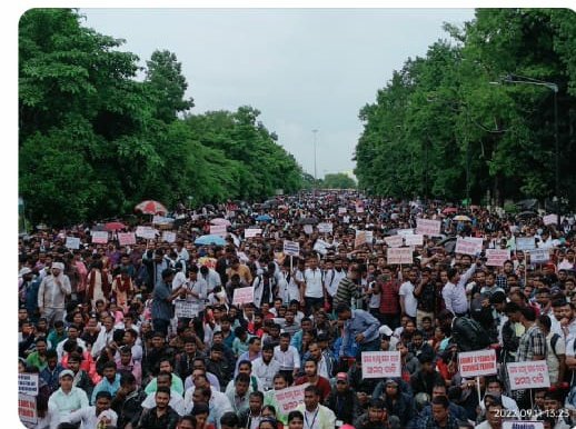 SankarN67594800's tweet photo. Honourable @CMO_Odisha Kindly 🙏🙏🙏
#AbolishOdishaContractualRules 
#EqualPayforEqualWork 
#Count6YearsInServicePeriod 
#RestoreRegularAppointment https://t.co/uyGNLE2K9i