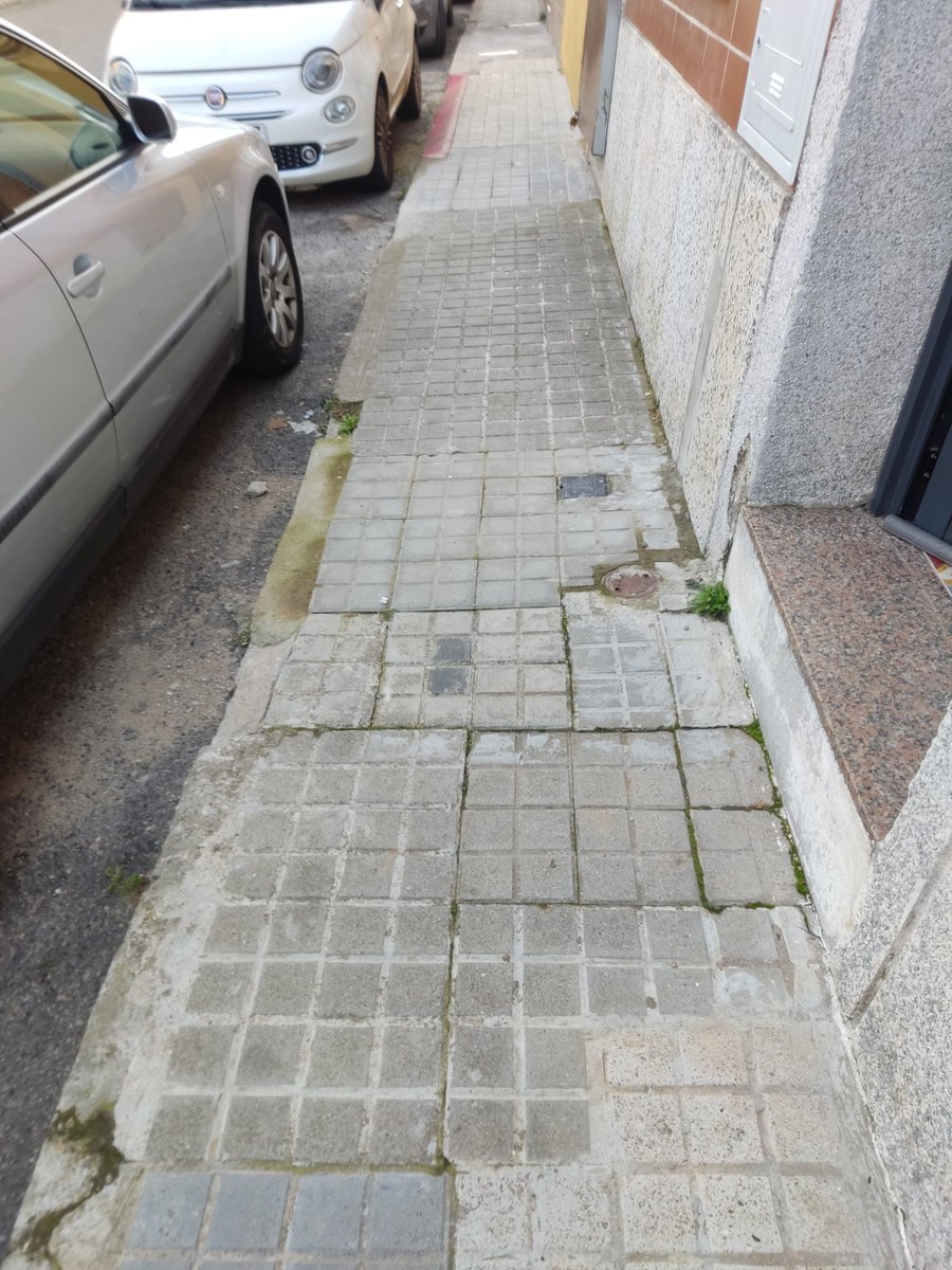 VeinesTorrella's tweet photo. @socmartafarres Honestidad y autocrítica por favor. Es esto un orgullo para nuestro ayuntamiento?
Camí Molí d'en Torrella, no sigáis ignorando al vecindario de la periferia. https://t.co/sWt2yKbWDH