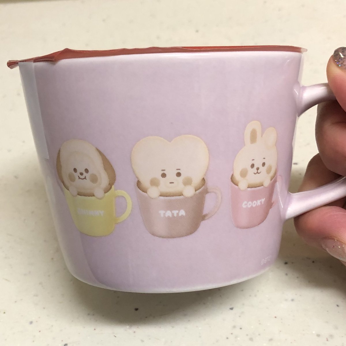 chocolatemk2's tweet photo. もうないんだろうなぁ〜とダメ元でファミマ寄ったら一個だけあった💜

かわいい(*´▽`*)❀. https://t.co/W9Yi1ydDv9
