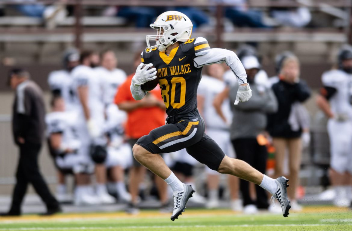 Chrisconwell3's tweet image. So much fun seeing the BW Yellow Jackets win the first home game of the season and the best was to see Timmy get his 1st college TD .
Thanks to our friends for all the support ❤️ @ConwellTim