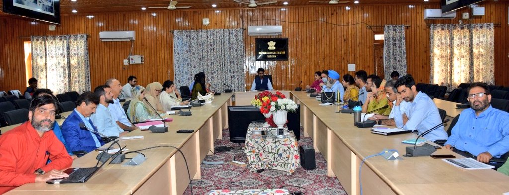 DC_Budgam's tweet photo. DC Budgam calls for village level campaign against drugs under Nasha Mukt Bharat Abhiyan

A pool of 10 volunteers per village to ensure sustained information, education of public to achieve the goal of drug free Budgam

@diprjk
@SyeedF22 
@dicbudgam 
@ddprsrinagar https://t.co/XhocKvSVJ6