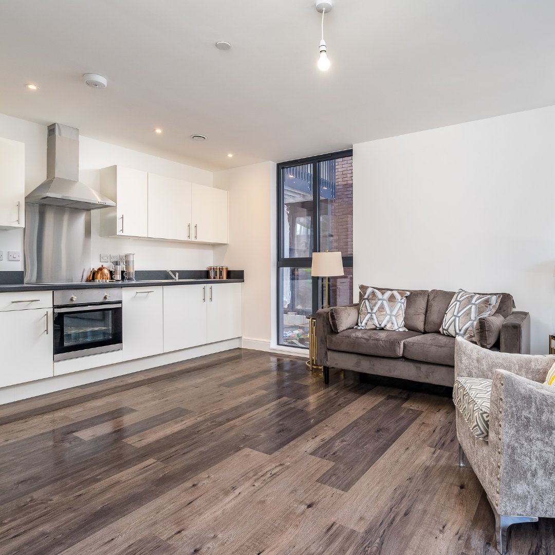Now available to let, The Old Works is a bright and spacious range of new-build apartments in High Wycombe.

Residents will enjoy a landscaped courtyard, high-spec living spaces and excellent links to local transport networks.

#mcrhomes #theoldworks #apartmentstolet #highwycombe