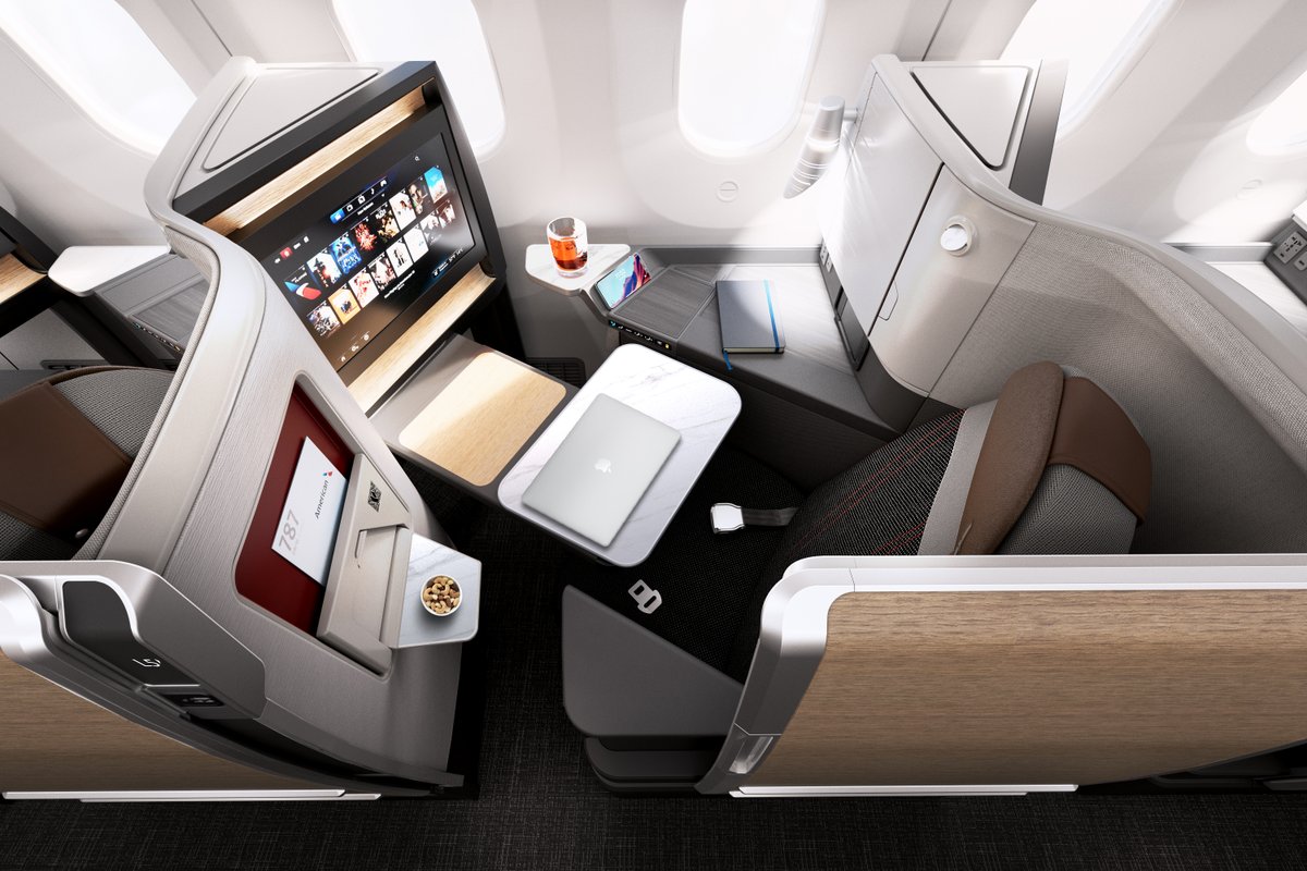 Martinengo_P's tweet photo. @AmericanAir presenta le nuove poltrone Flagship Suite® 
https://t.co/nMC4quFykR https://t.co/PJfaQvCdB6