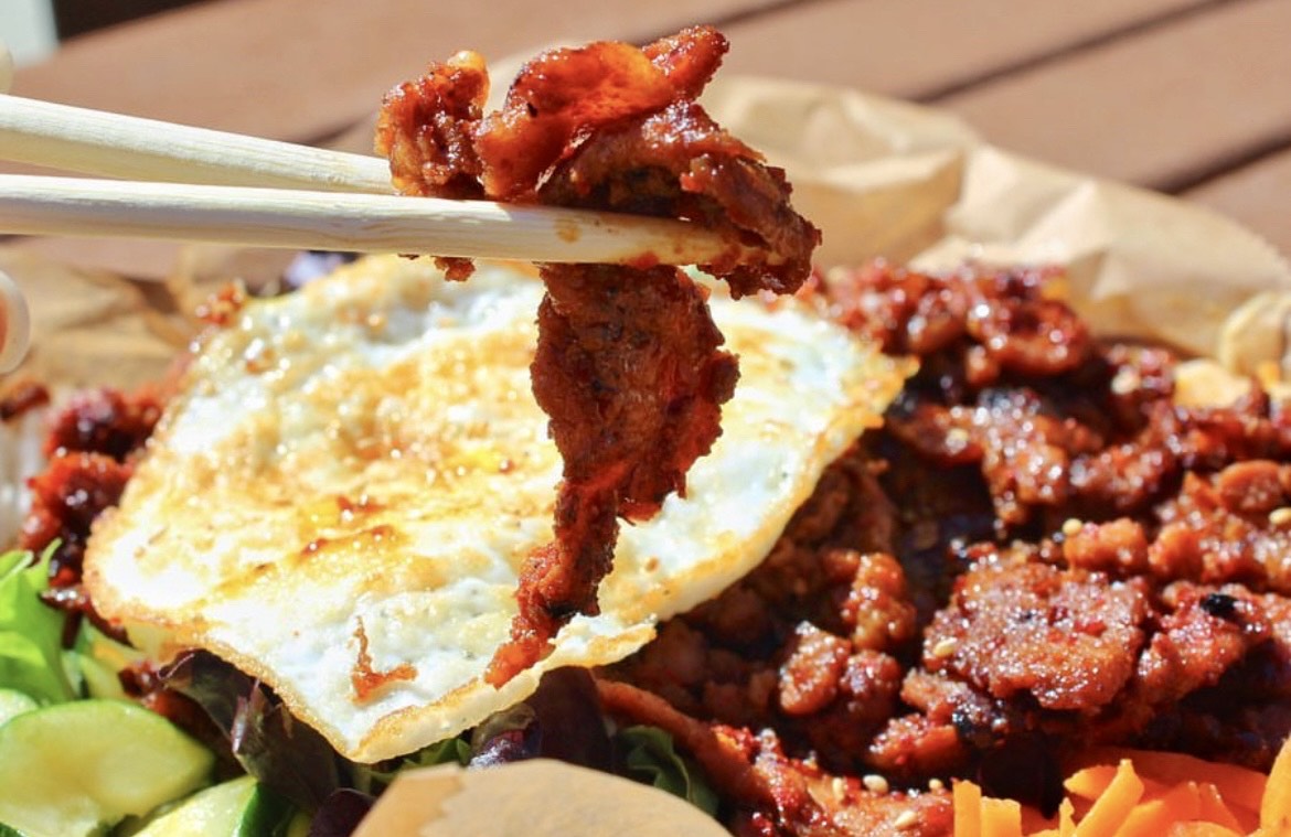Can’t get enough of our Spicy Beef Bibimbap 🔥 Get an order of your own this Wednesday (9/28) at:

📍 Elon Food Truck Frenzy, 210 E Lebanon Ave, Elon, 11a-2:30p
📍 Grays Creek Neighborhood, 1104 Forest Fern Ln, Fuquay-Varina, 5-8p

See you all soon!

📸: @taylorhopemclean on IG