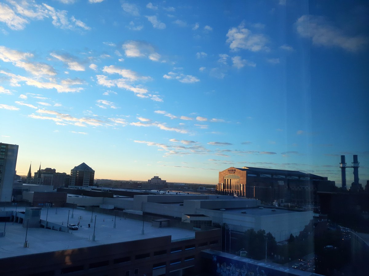 radiorealtor's tweet photo. #CMLS2022 Good morning Indianapolis! https://t.co/RzAFccAwlE