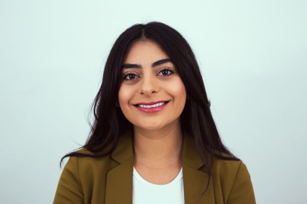 RochesterCenter's tweet photo. Rivonda Sesi, PA-C received her undergraduate degree in Biology at the @detmercy, along with her Master's degree in Physician Assistant Studies. Rivonda has several interests in mental health including but not limited to; depression, anxiety, mood disorders, and eating disorders. https://t.co/V56PSSg0FB
