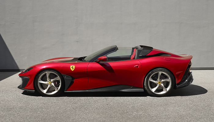 FerrariJPN's tweet image. ユニークで完璧なオーダーメイド車を創り上げることを目的とした、フェラーリ・スペシャル・プロジェクト・プログラムから、 #FerrariOneOff シリーズ最新作 #FerrariSP51 の誕生。その一際立つ独自のアイデンティティで皆を魅了する。
#Ferrari #フェラーリ