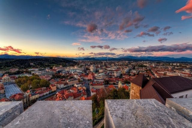 The most beautiful views of #Ljubljana are definitely from the @Ljubljanskigrad Viewing Tower 🏰. 📸 Alan Kosmač, slovenia.info