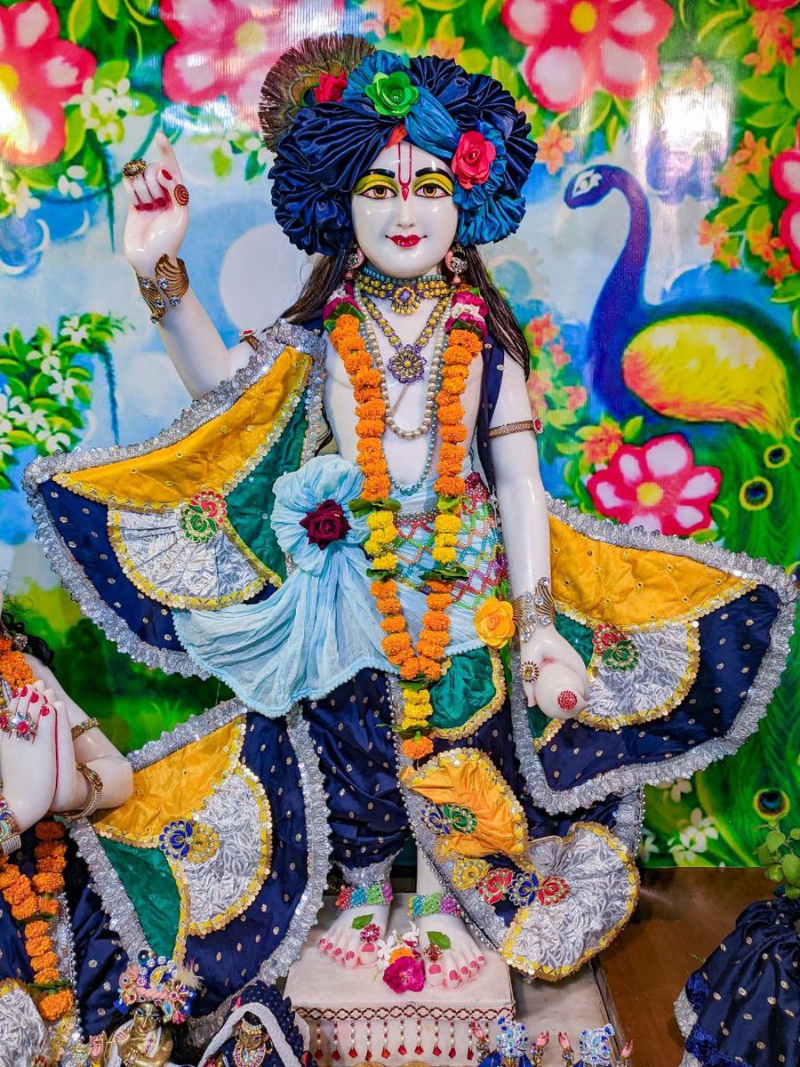 IskconAligarh's tweet photo. #Arjun #Krishna #deities(called as #Arjun #Varshney #Krishna) #Darshan,
#Iskcon #Aligarh #Gita #Gyan #Mandir, #Harduaganj. 28.09.2022
Photography courtesy of Mayapur Chandra (KRD) Prabhuji.
#APNA #SAHAYOGI #PREMI #PARIVAR.
#अपना #सहयोगी #प्रेमी #परिवार | https://t.co/hBn9oNb5Pf