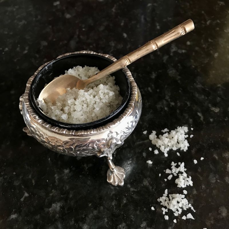 BreadBakerDani's tweet image. Salt is such an important element of breadmaking. Without salt, your bread won't come together and the flavour will be bland. Reduce a little, but don't eliminate! #bakebetterbread #sourdoughseptember #breadclass severnbites.com/2021/02/20/bak…