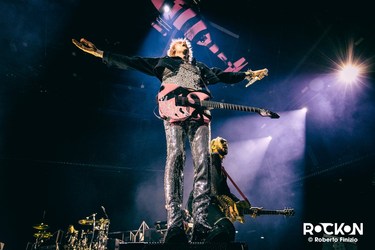 rockonitalia's tweet photo. [Fotogallery + Reportage] MACHINE GUN KELLY live a Milano: la resurrezione di una rock star #machinegunkelly

📸🖊️➡️ https://t.co/PjNauL9qGj https://t.co/xzMkiUxfyh