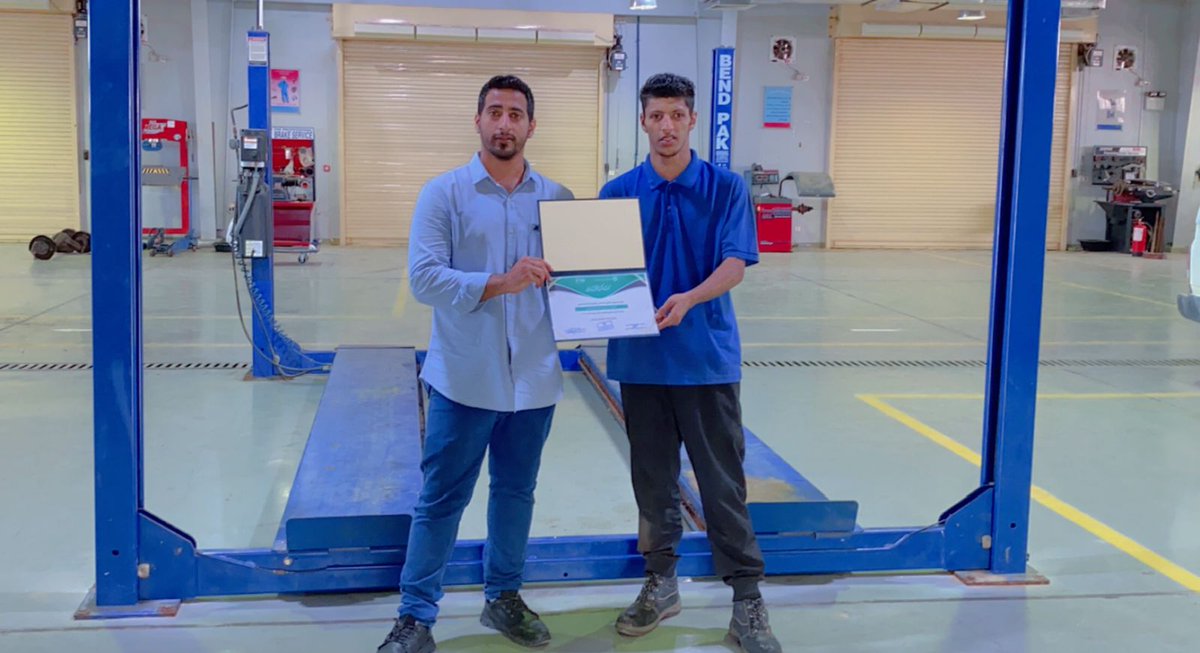 تكريم|
استكمالاً لدعم المتدربين المتميزين وتشجيعهم ، وكالة شؤون المتدربين بالمعهد الصناعي الثانوي #الوجه تكرم المتدرب مشاري إبراهيم الرشيدي من قسم ميكانيكا السيارات نظير تميزه في التدريب لشهر 09/2022 متمنين له مزيداً من التفوق والنجاح .
#التدريب_التقني