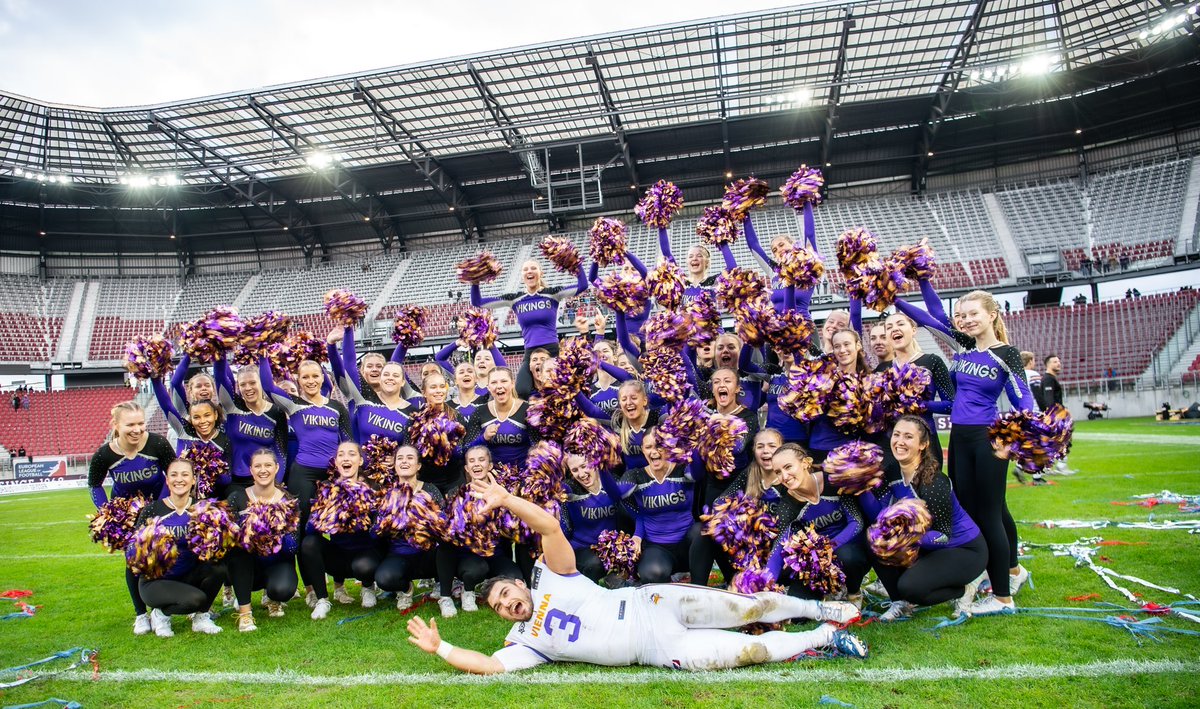 Show some love and leave a 💜 in the comments for the #ViennaVikings SPIRIT SQUAD! 
All season long, they put on a show on the sidelines and Europe was watching. Thanks for your performances, support and energy! 🔥

#PurpleReign #ELFCG22
📸 <a href="/kingofkick2/">Peter Kramberger</a>