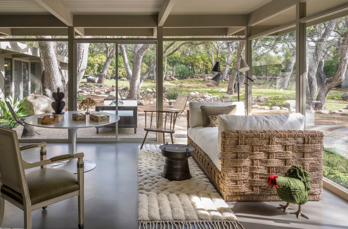 MonacelliPress's tweet photo. Cozy corners + plenty of sun rays ☀️
📘 #MontecitoStyle by Firooz Zahedi and Lorie Dewhirst Porter
https://t.co/RQOJxnauv6 https://t.co/YxwhXtlaja