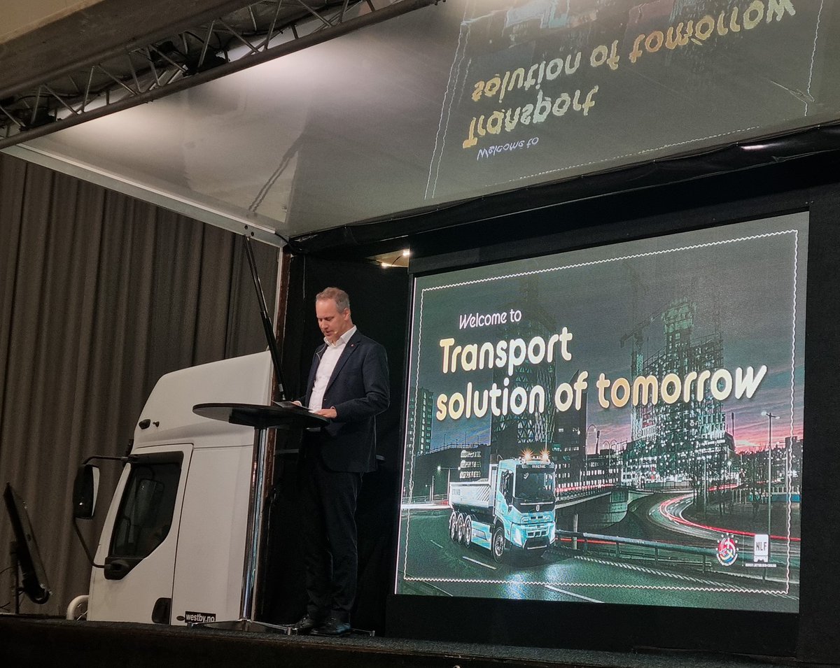 Norway's Minister of Transport Jon-Ivan Nygård opens the seminar "Transport Solution of Tomorrow" in Oslo and looks to the future. Celebrating at the same time the anniversary of Nordic cooperation in logistics and Nordic Logistics Association. <a href="/nla_nordic/">Nordic Logistics</a> <a href="/SKALry/">SKAL ry</a>